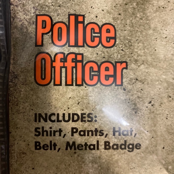 Men’s Spirit Halloween Police Costume - Picture 2 of 3